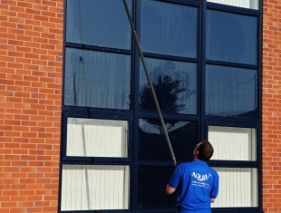 Aqua-Bright Cleaning Ltd - Window Cleaners - 09